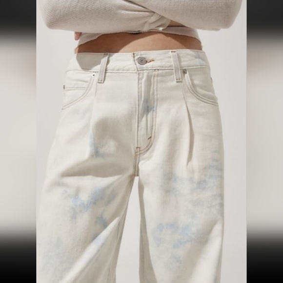 Levi's Cream Flare Wide Leg Jeans - Picture 3 of 12